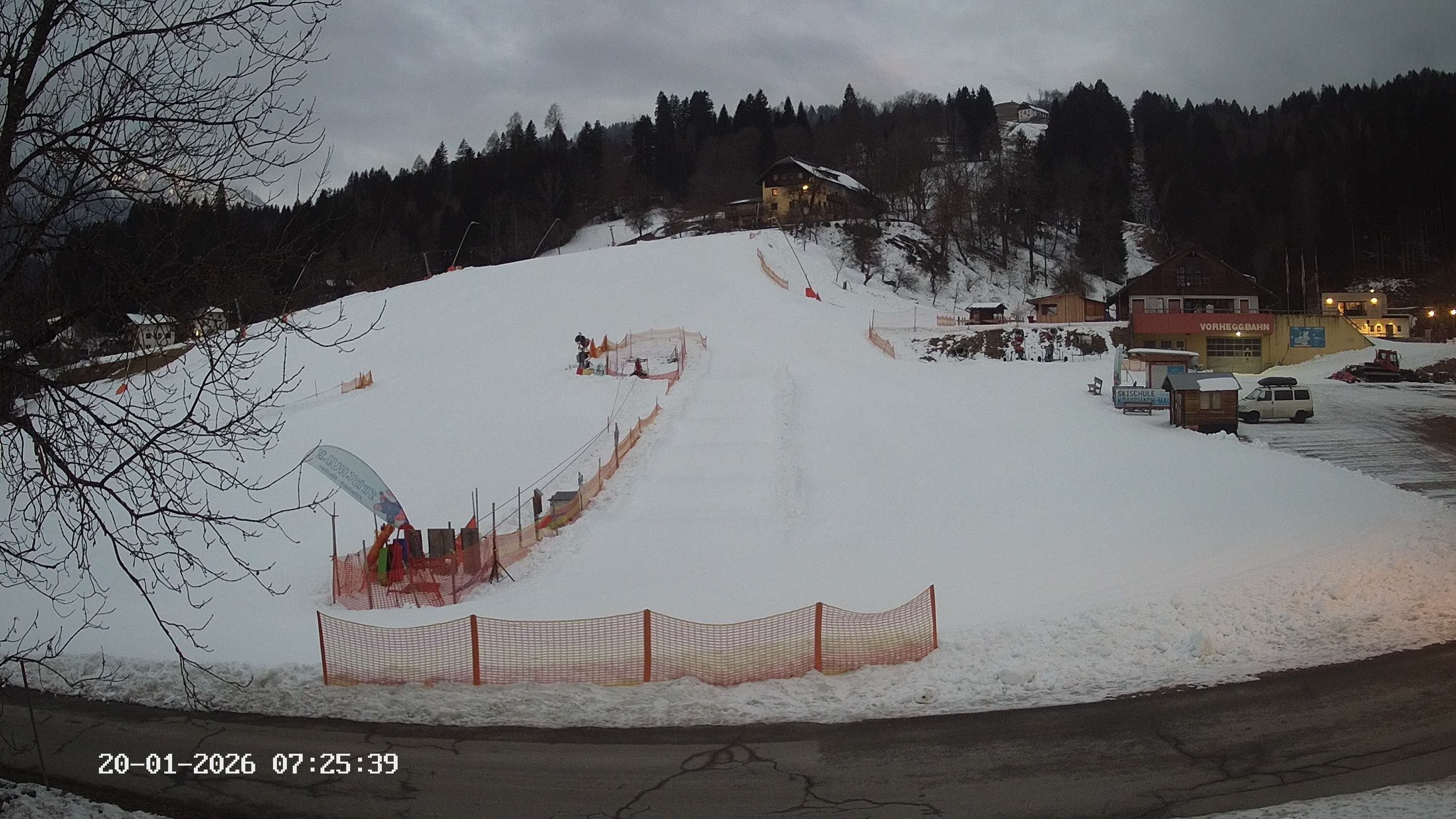 Archiv Foto Webcam Kötschach Mauthen - Talstation