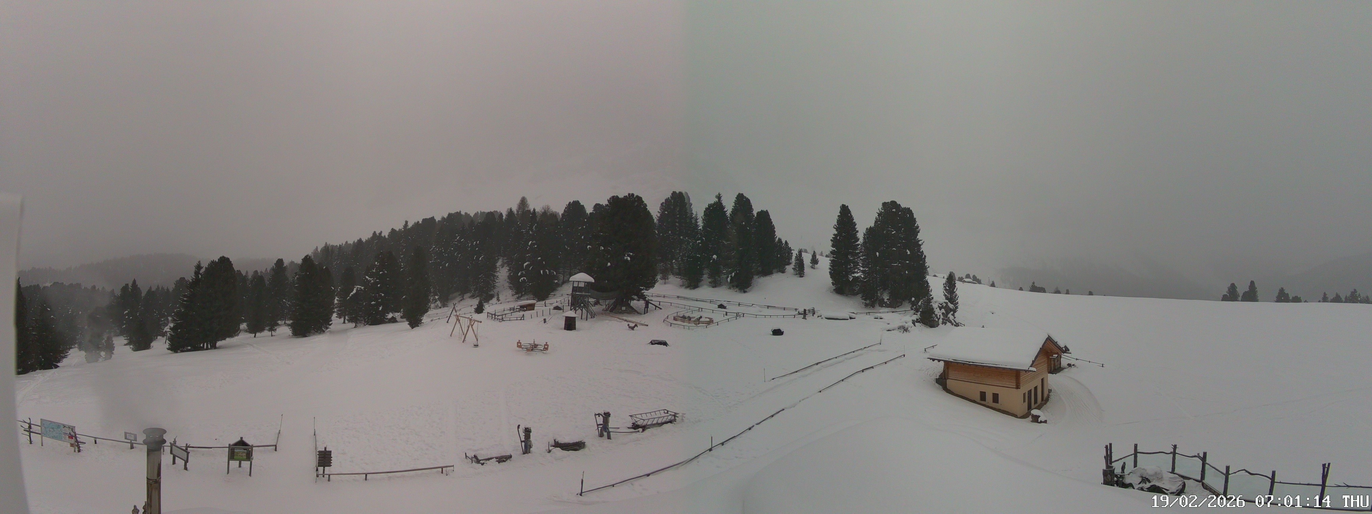 Archived image Webcam Mountain Hut Geisleralm - View to Geislerspitzen