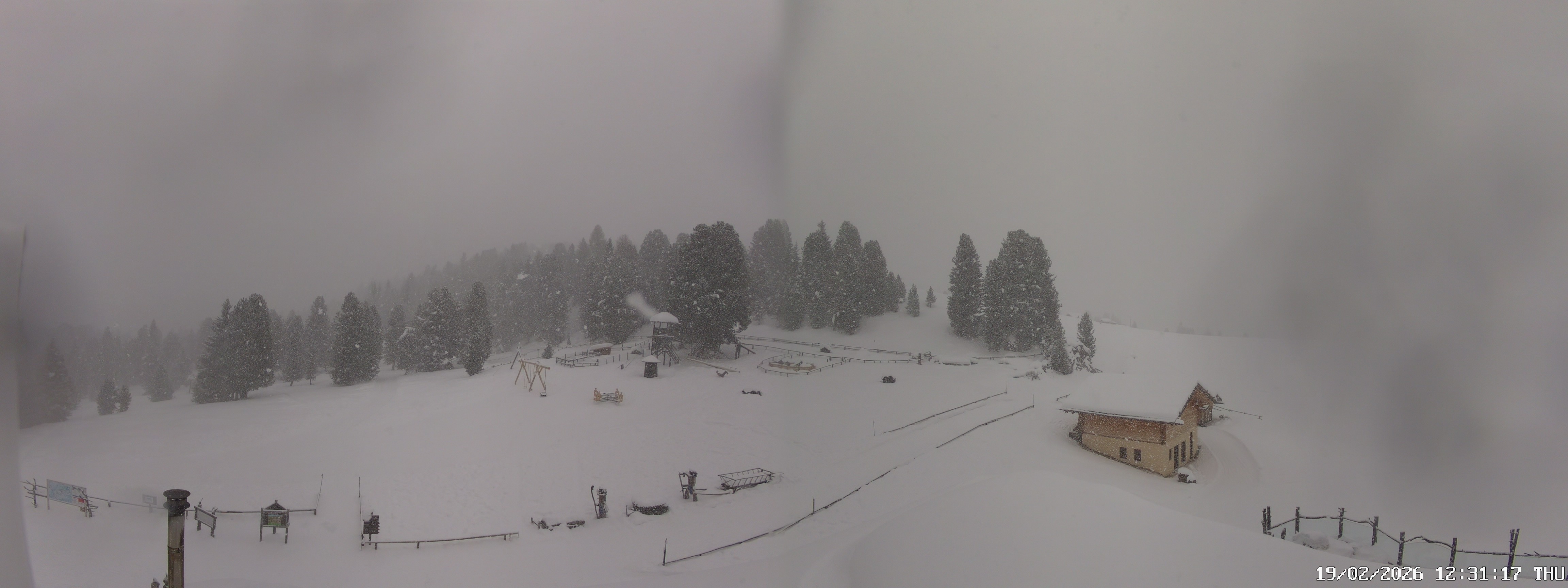 Archived image Webcam Mountain Hut Geisleralm - View to Geislerspitzen