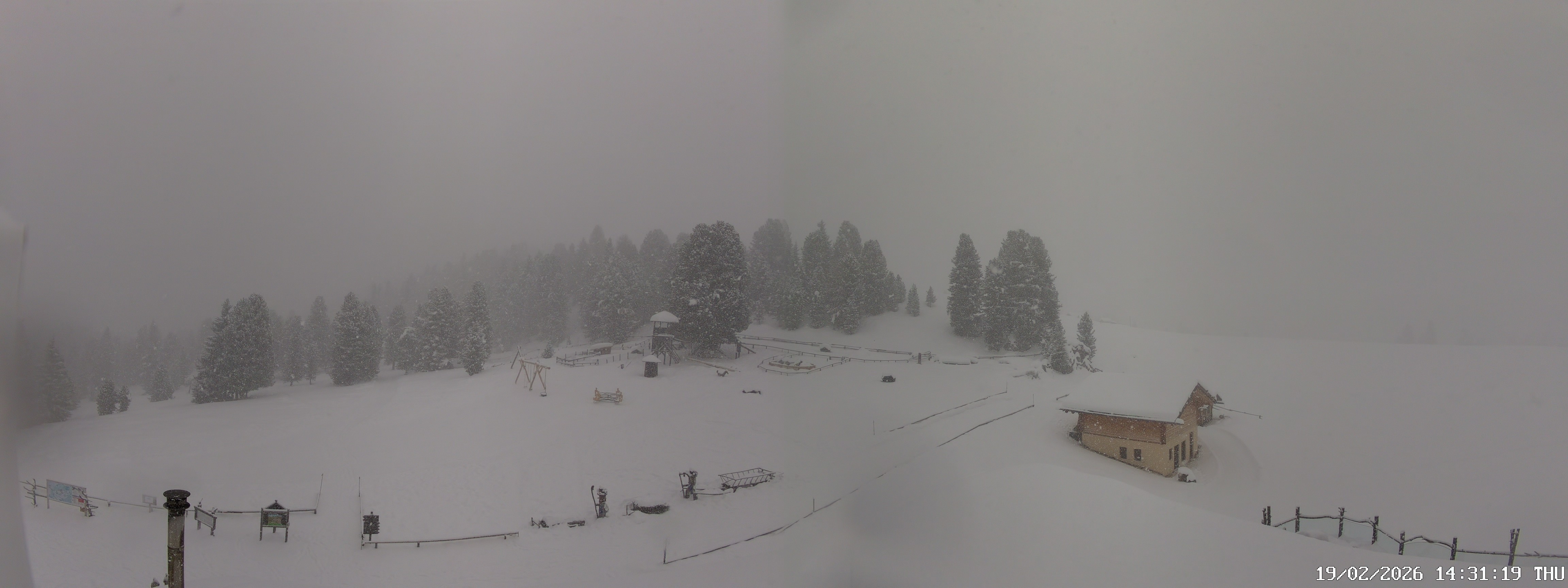 Archived image Webcam Mountain Hut Geisleralm - View to Geislerspitzen