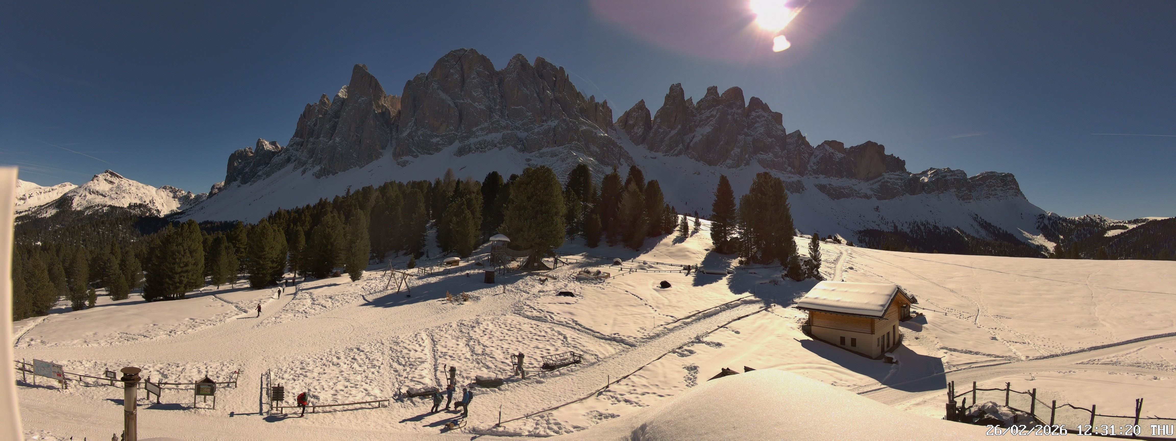 Archived image Webcam Mountain Hut Geisleralm - View to Geislerspitzen
