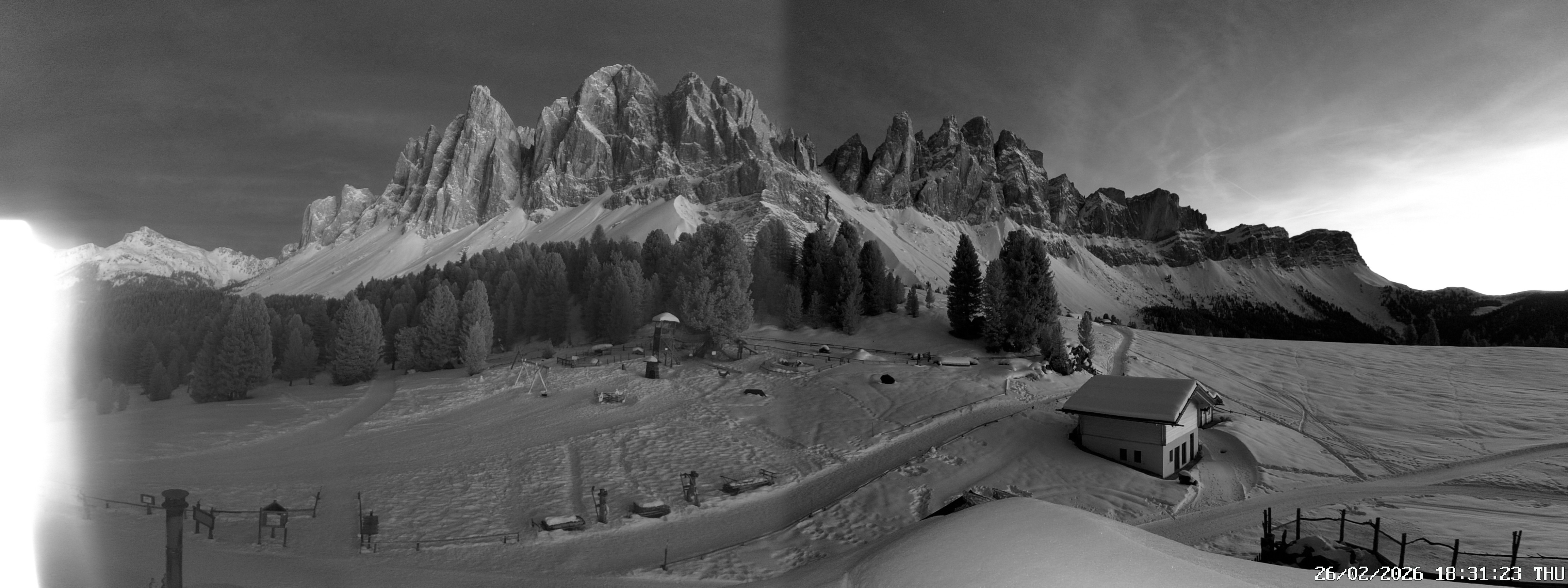 Archived image Webcam Mountain Hut Geisleralm - View to Geislerspitzen