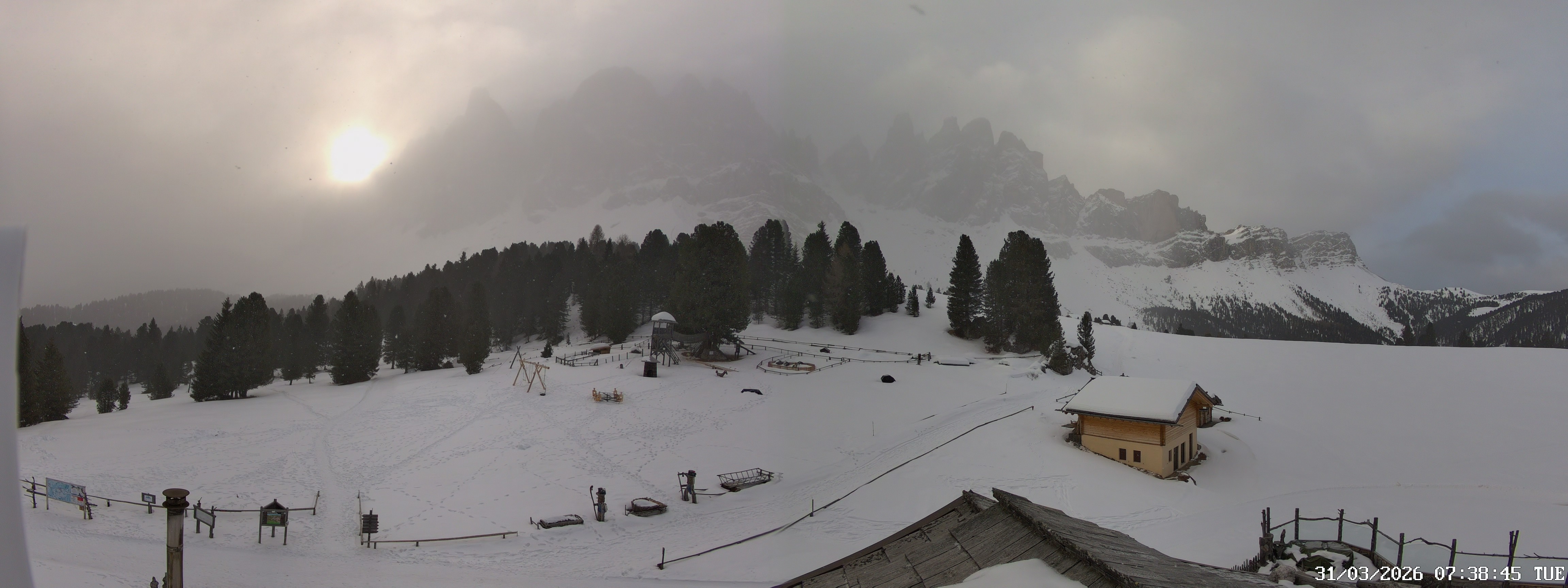 Archived image Webcam Mountain Hut Geisleralm - View to Geislerspitzen