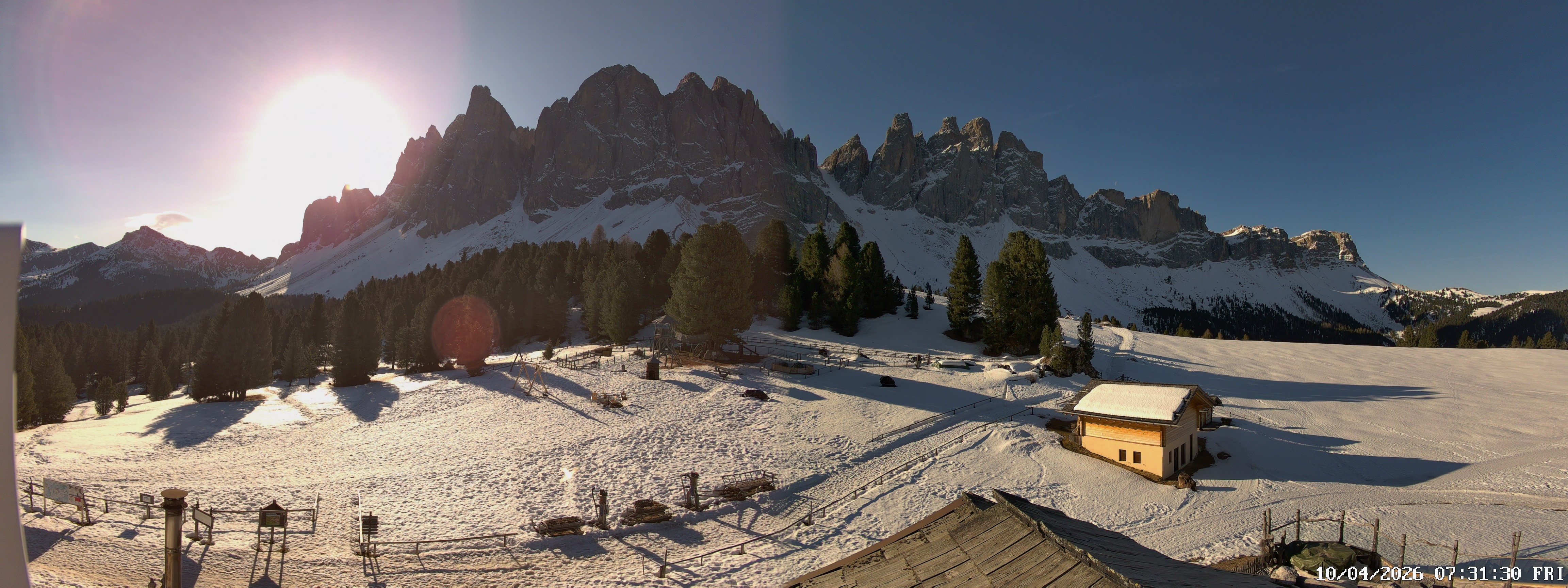 Archived image Webcam Mountain Hut Geisleralm - View to Geislerspitzen