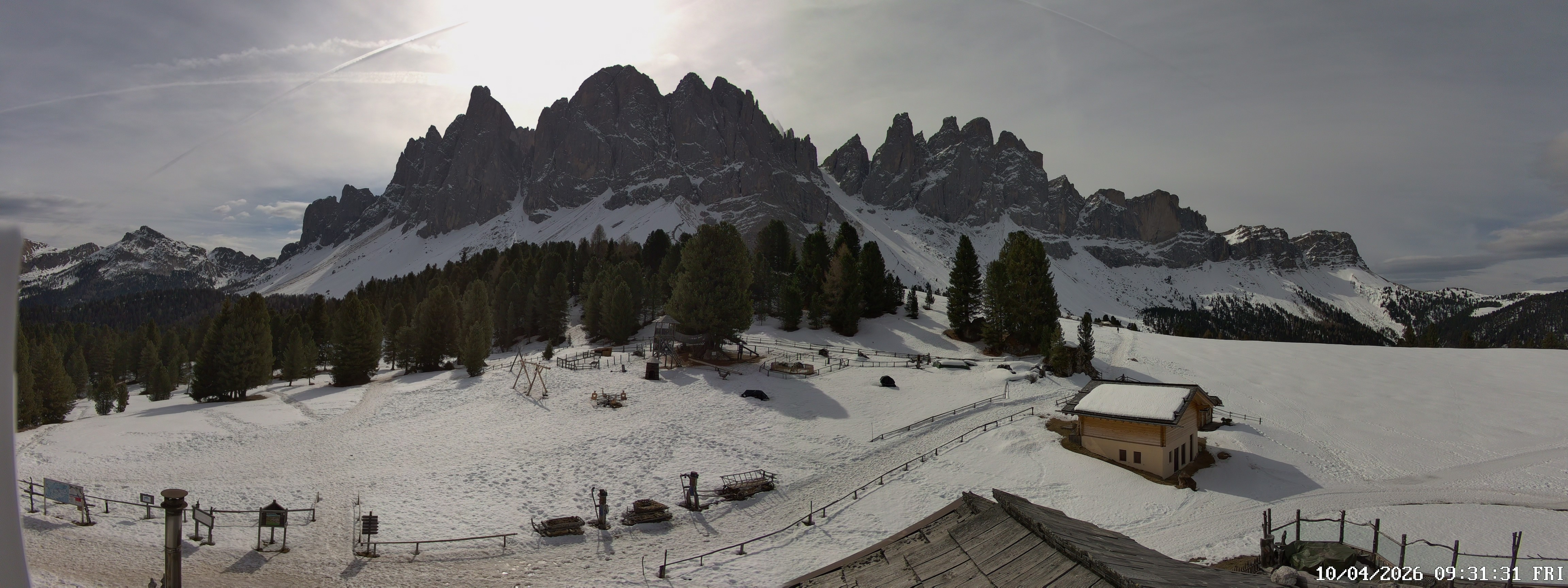Archived image Webcam Mountain Hut Geisleralm - View to Geislerspitzen