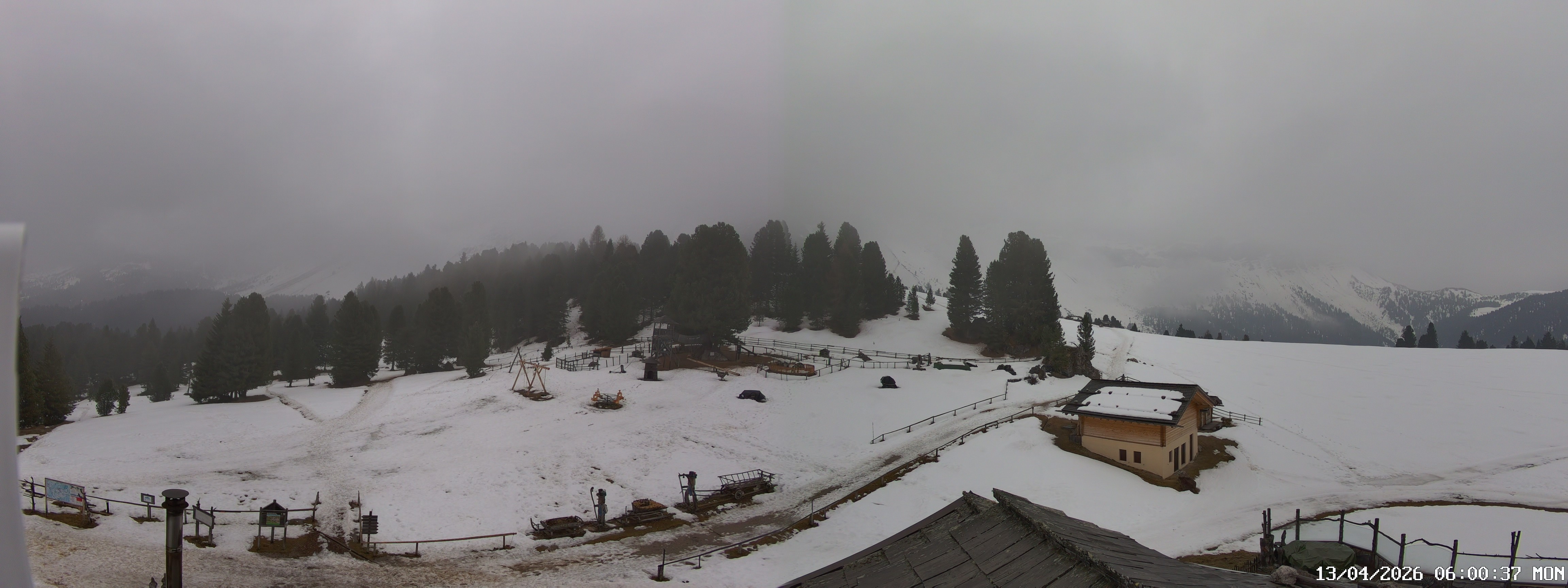 Archived image Webcam Mountain Hut Geisleralm - View to Geislerspitzen