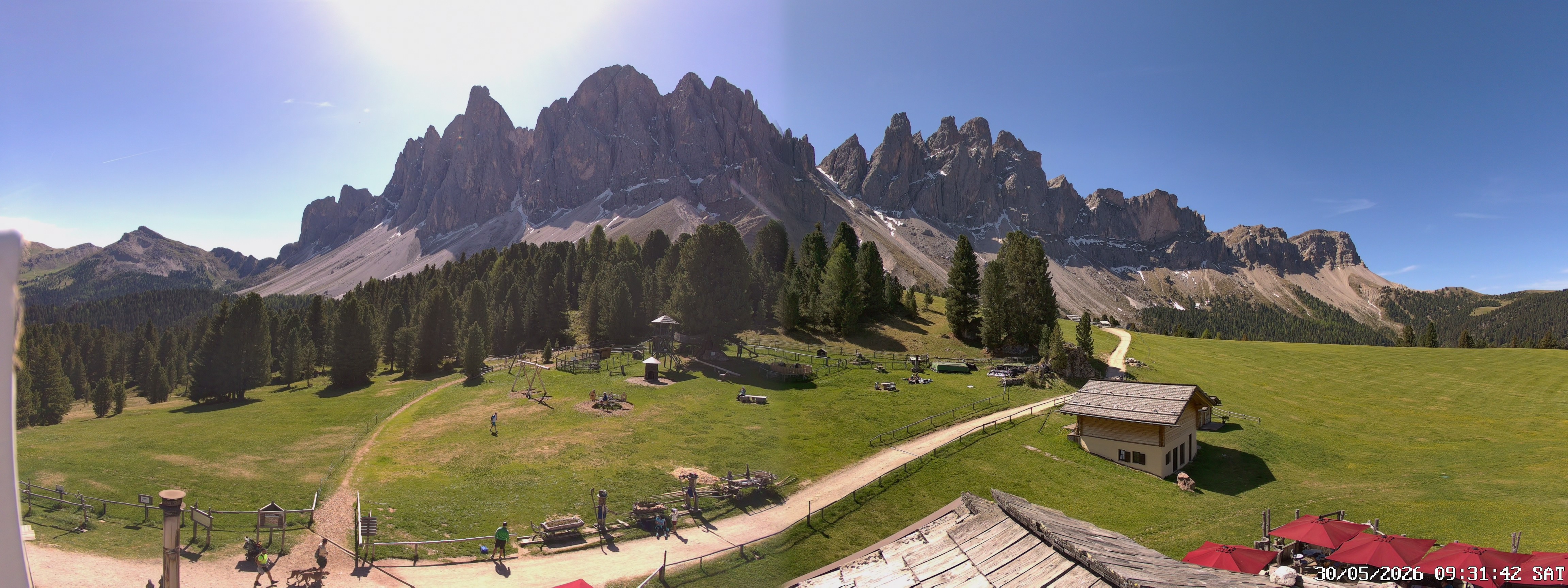 Archived image Webcam Mountain Hut Geisleralm - View to Geislerspitzen