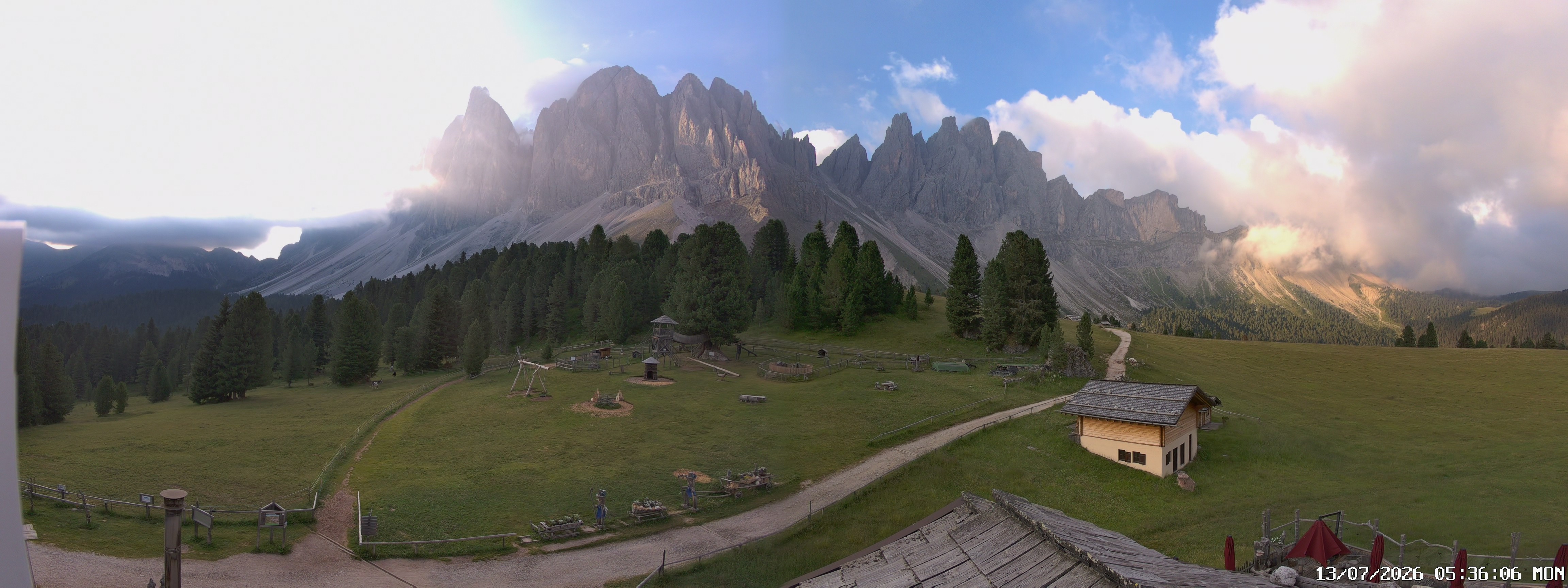 Archiv Foto Webcam Geislerspitzen - Blick von der Geisleralm