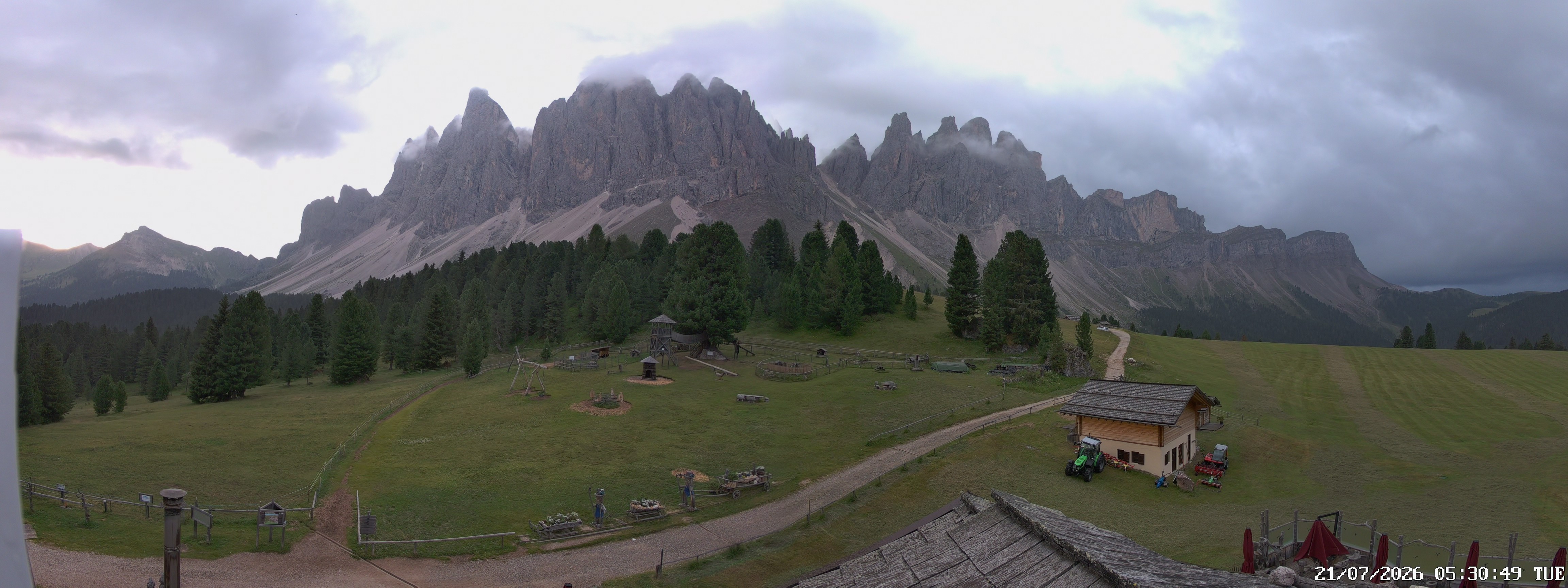 Archiv Foto Webcam Geislerspitzen - Blick von der Geisleralm