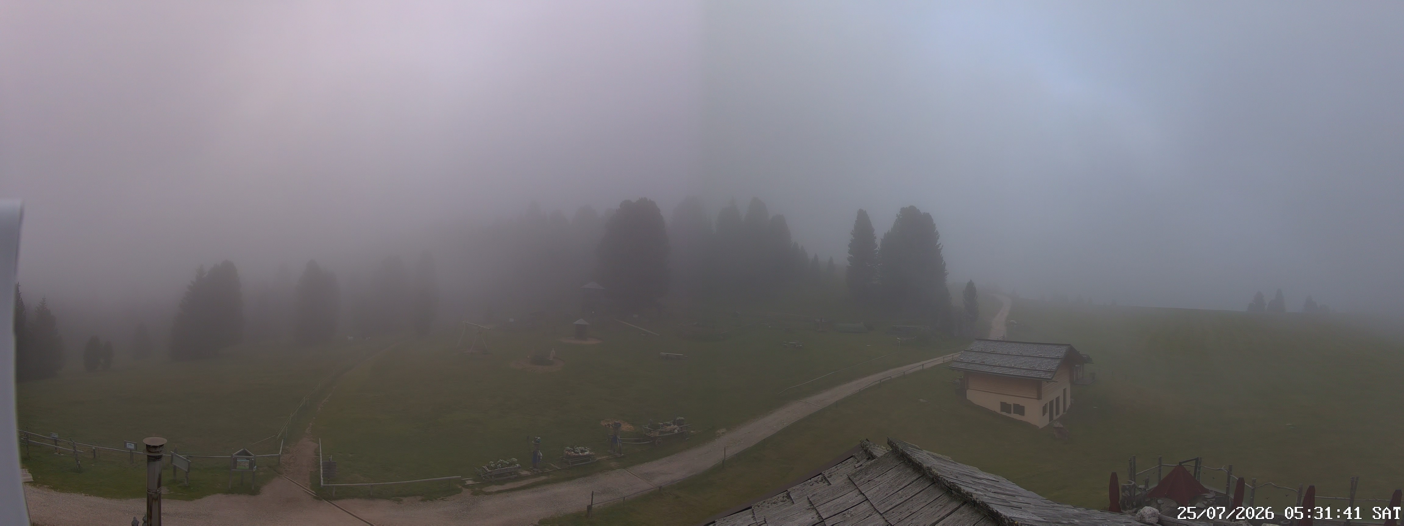 Archived image Webcam Mountain Hut Geisleralm - View to Geislerspitzen