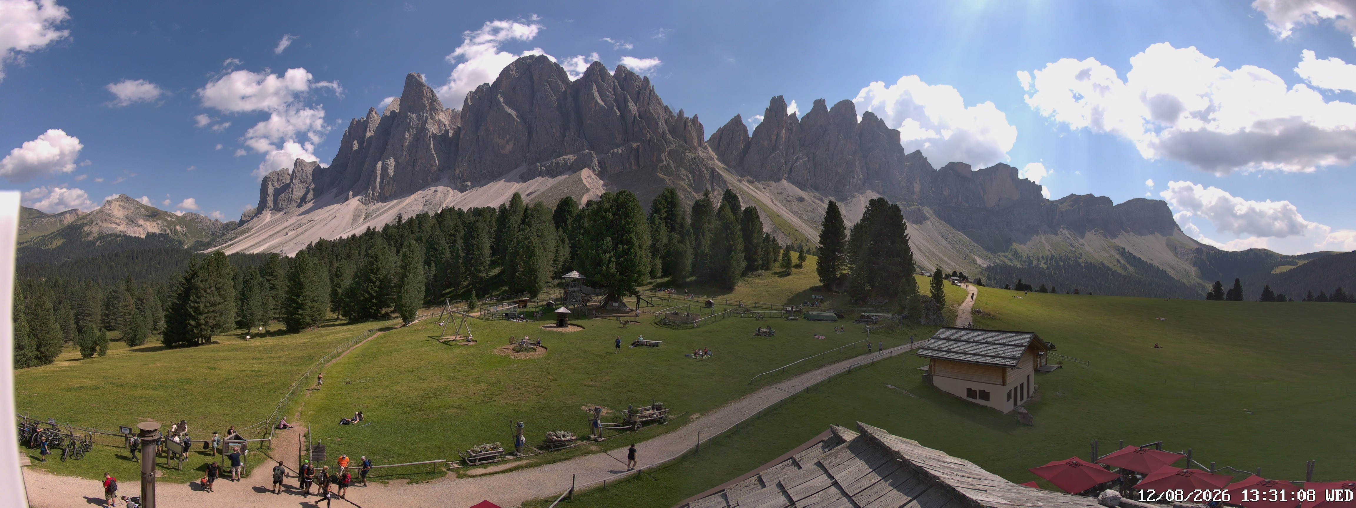 Archived image Webcam Mountain Hut Geisleralm - View to Geislerspitzen