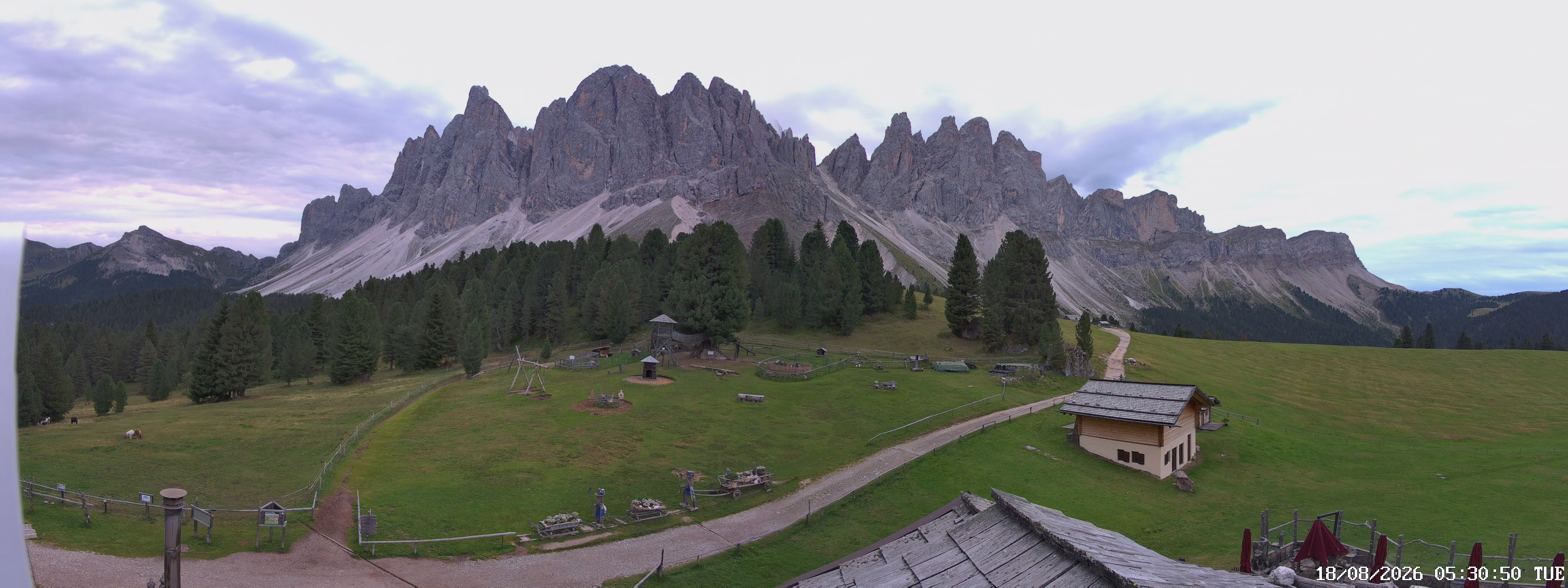Archiv Foto Webcam Geislerspitzen - Blick von der Geisleralm