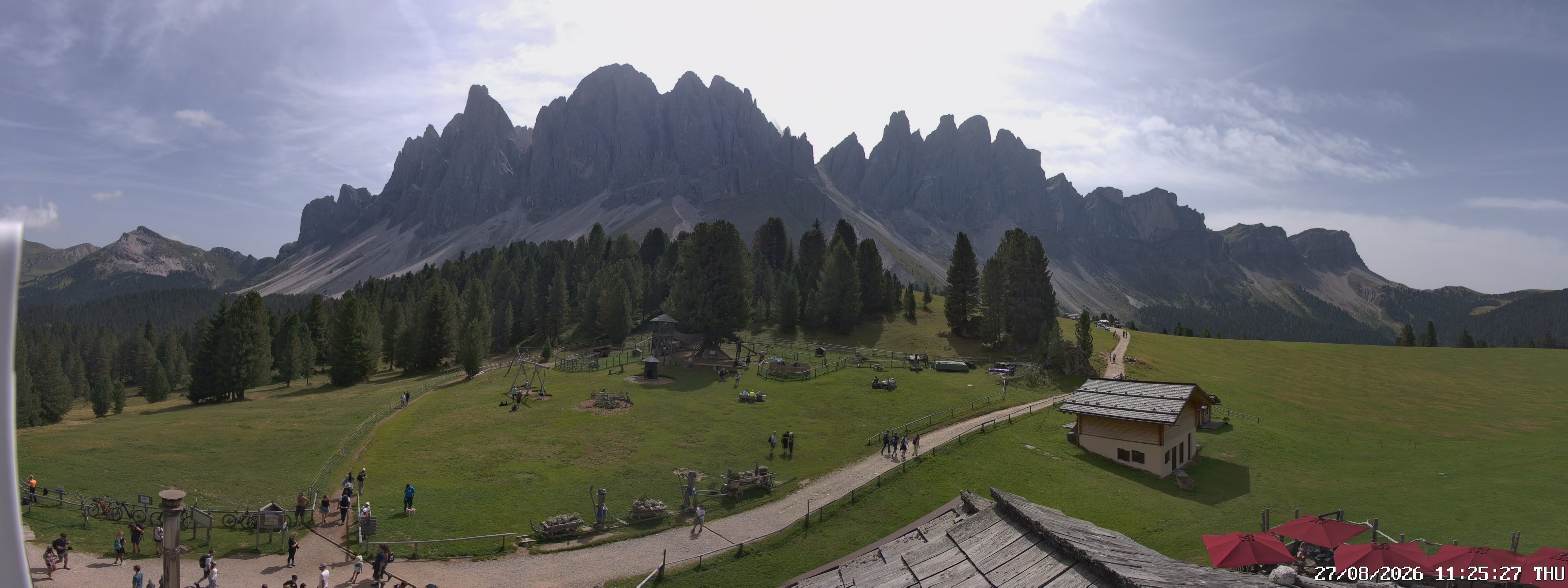 Archived image Webcam Mountain Hut Geisleralm - View to Geislerspitzen