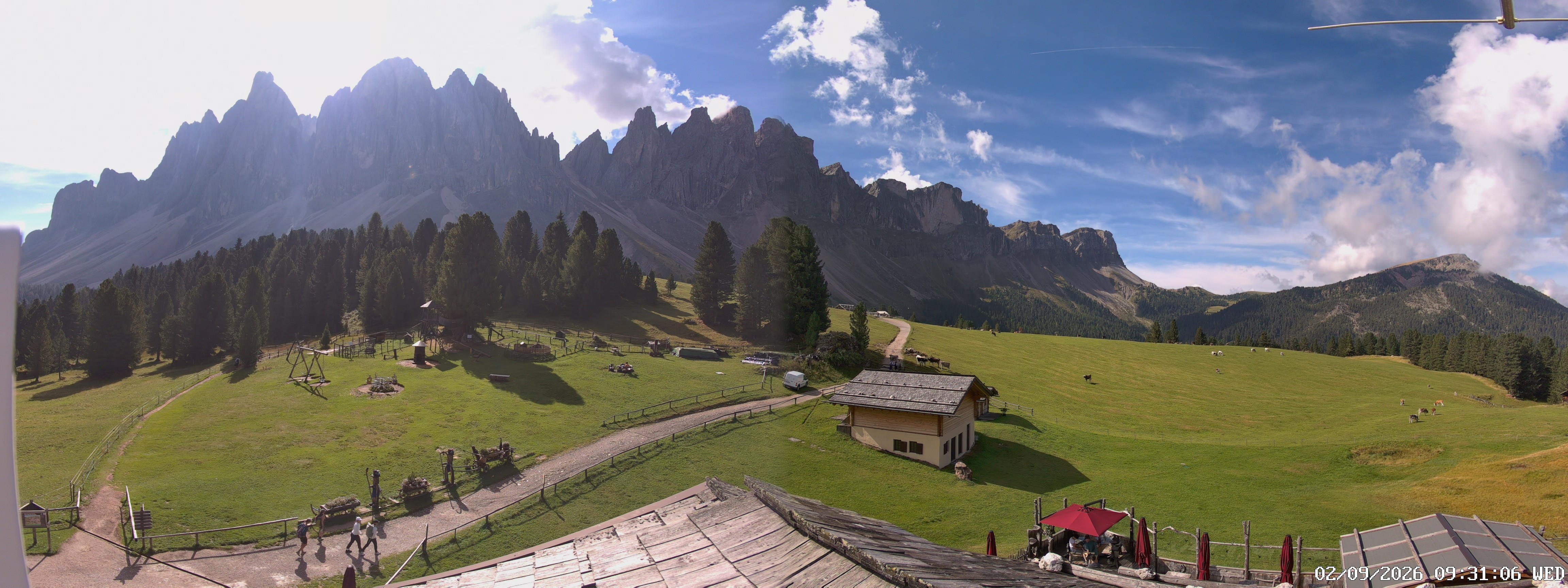 Archived image Webcam Mountain Hut Geisleralm - View to Geislerspitzen