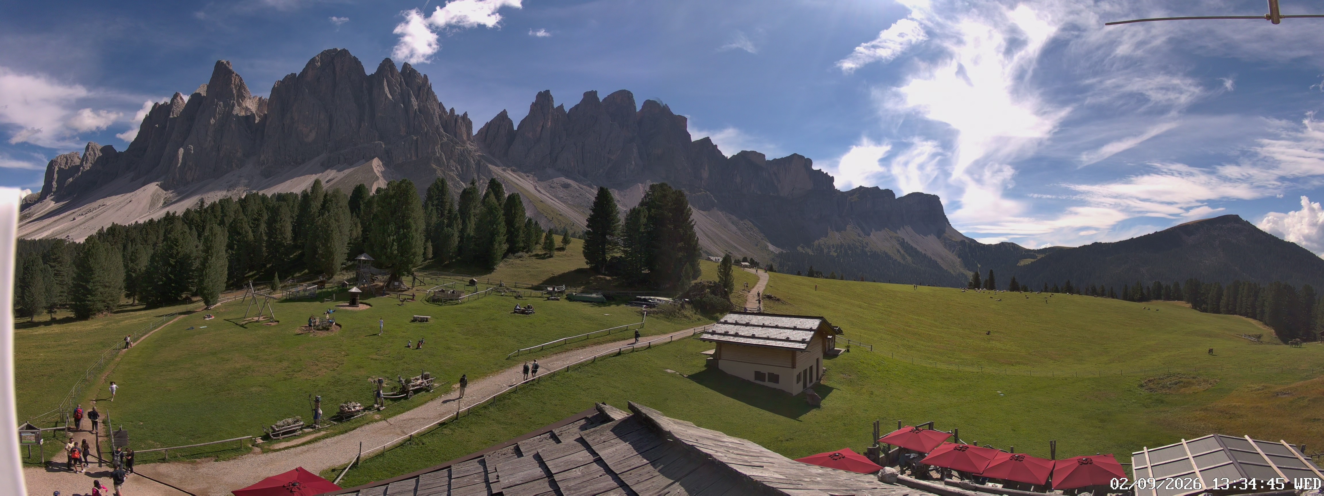 Archived image Webcam Mountain Hut Geisleralm - View to Geislerspitzen