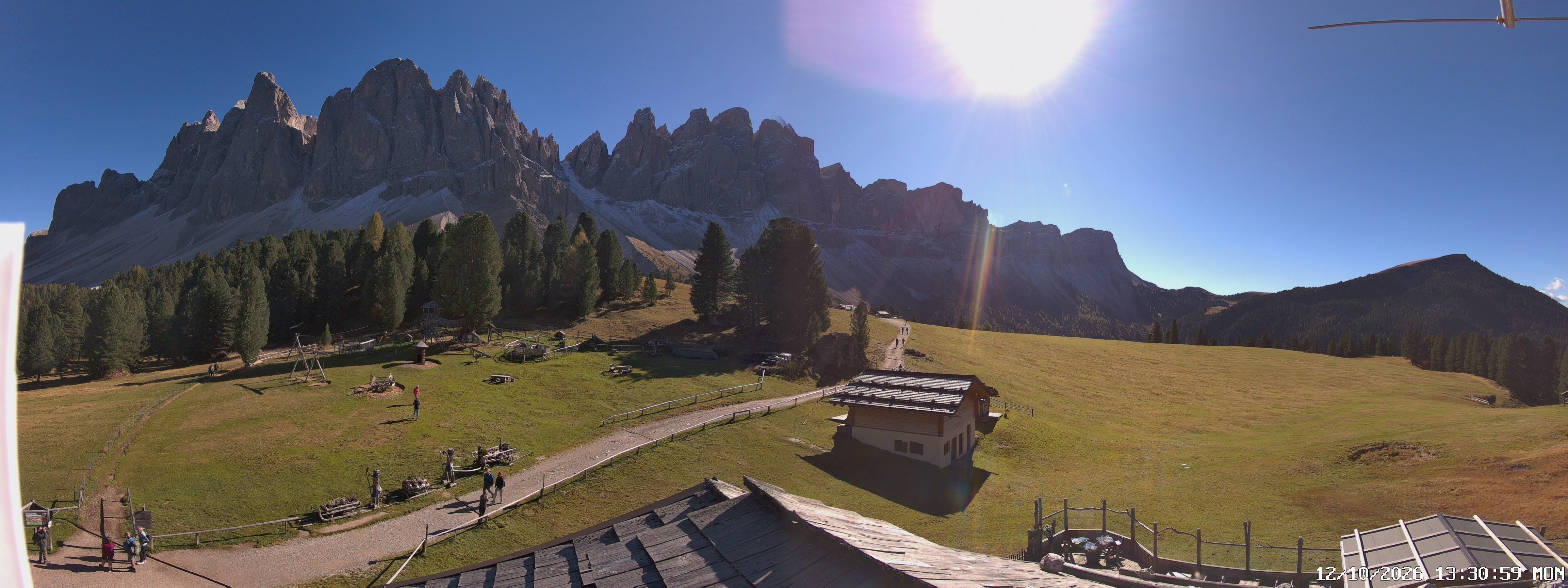 Archived image Webcam Mountain Hut Geisleralm - View to Geislerspitzen