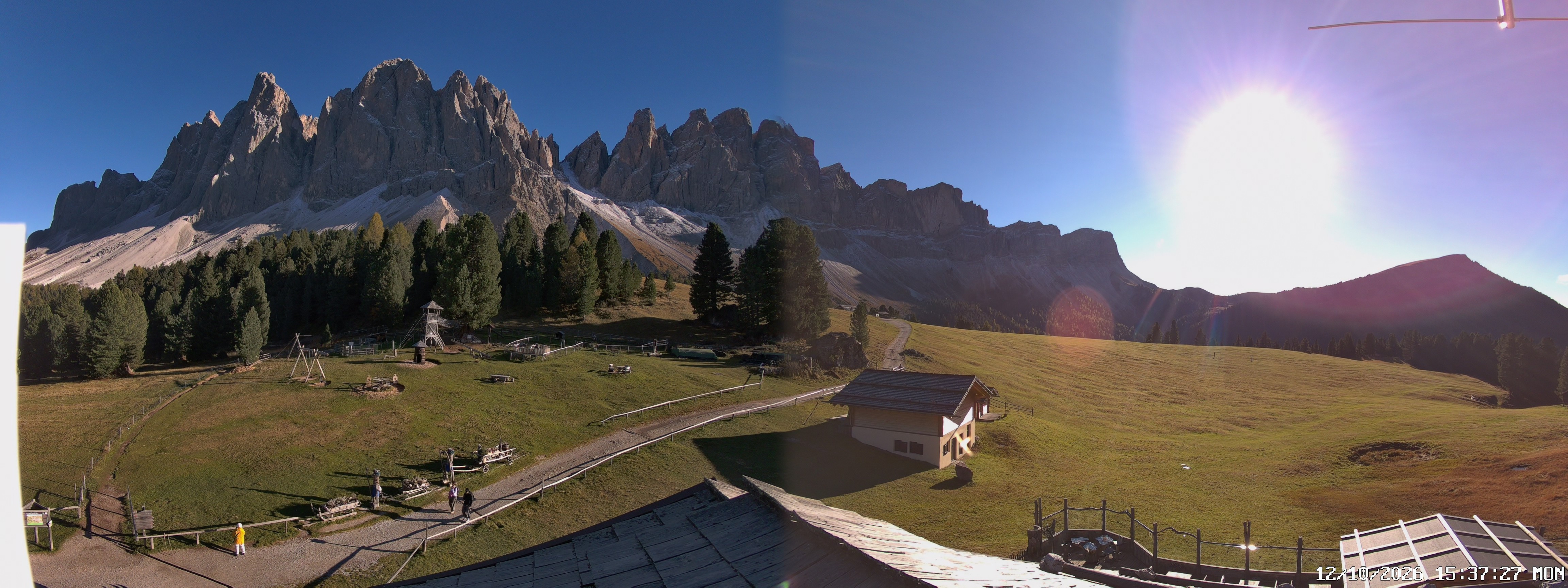 Archived image Webcam Mountain Hut Geisleralm - View to Geislerspitzen