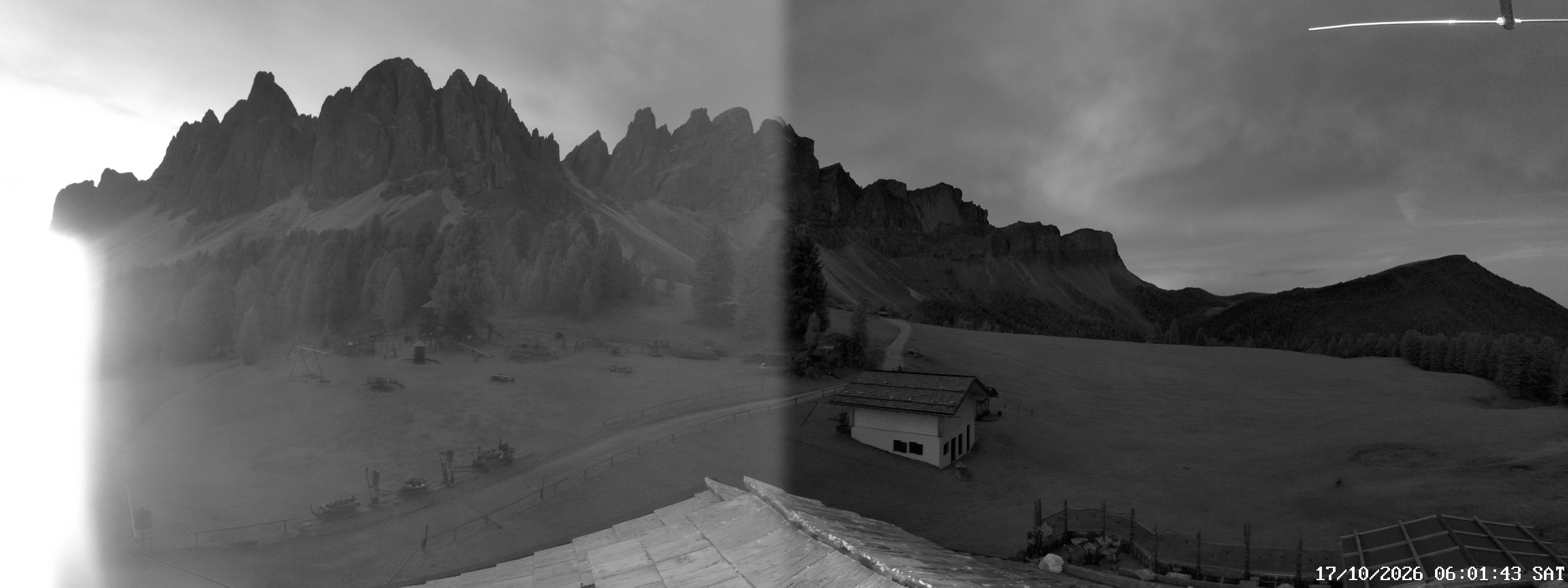 Archived image Webcam Mountain Hut Geisleralm - View to Geislerspitzen