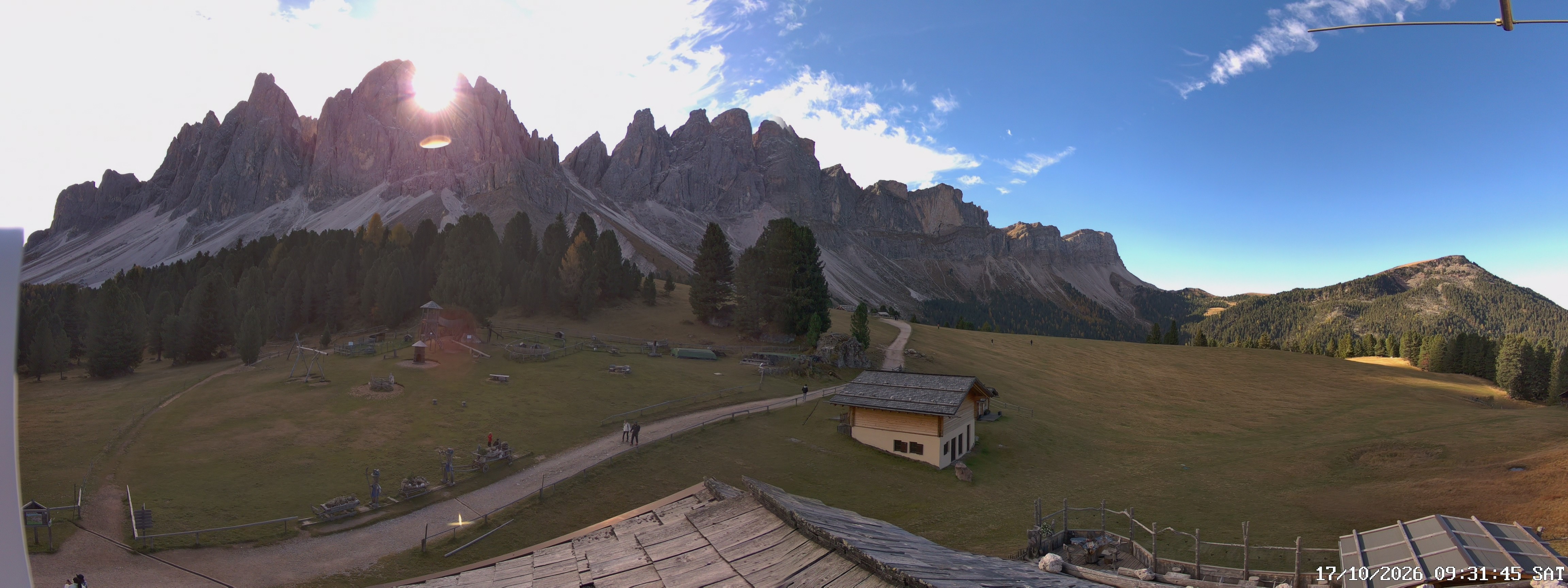 Archived image Webcam Mountain Hut Geisleralm - View to Geislerspitzen