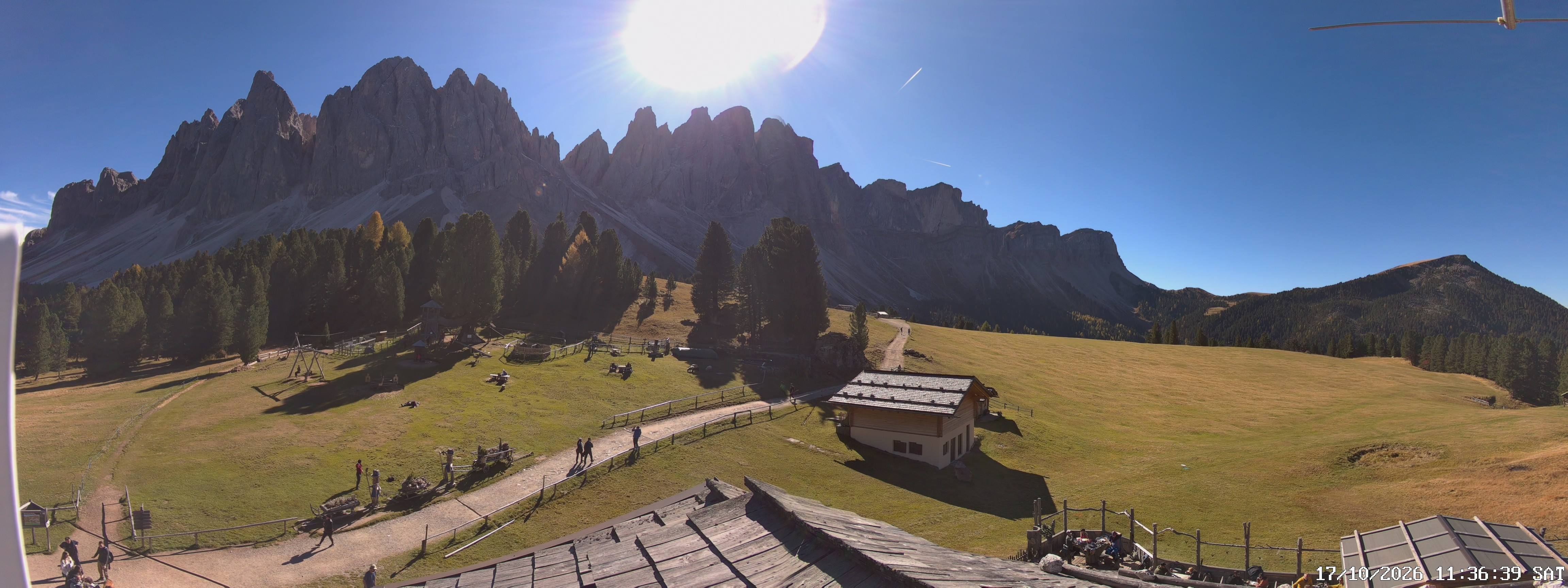 Archived image Webcam Mountain Hut Geisleralm - View to Geislerspitzen