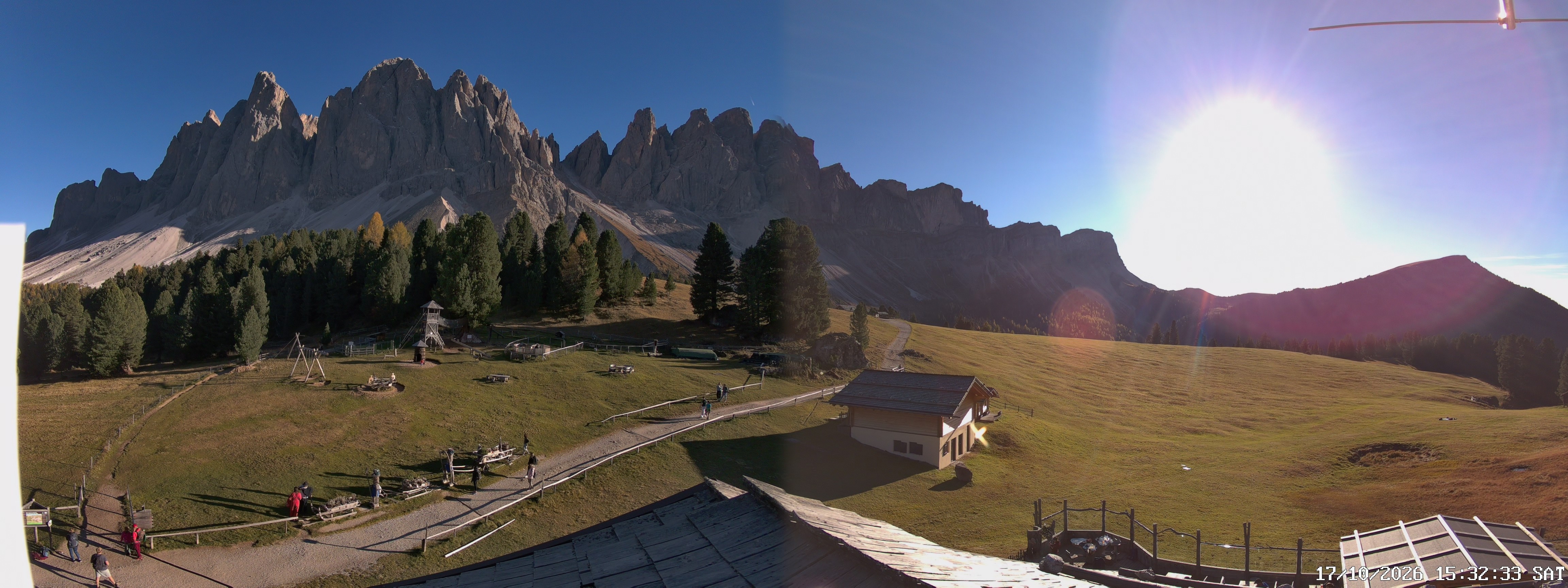Archived image Webcam Mountain Hut Geisleralm - View to Geislerspitzen