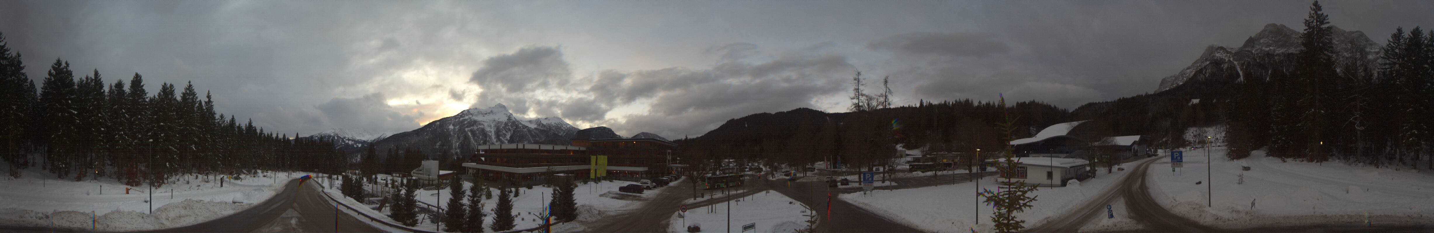 Archiv Foto Webcam Tiroler Zugspitzbahn: Talstation in Ehrwald