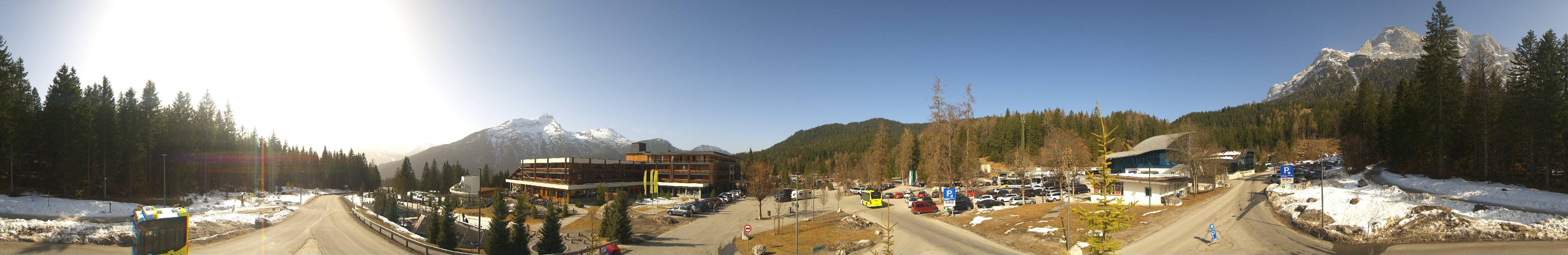 Archived image Webcam Ehrwald: Base Station Tiroler Zugspitzbahn