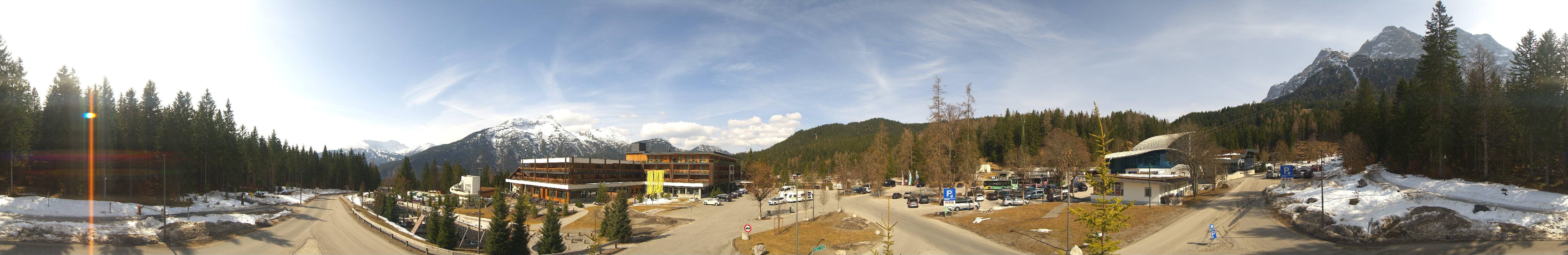 Archived image Webcam Ehrwald: Base Station Tiroler Zugspitzbahn