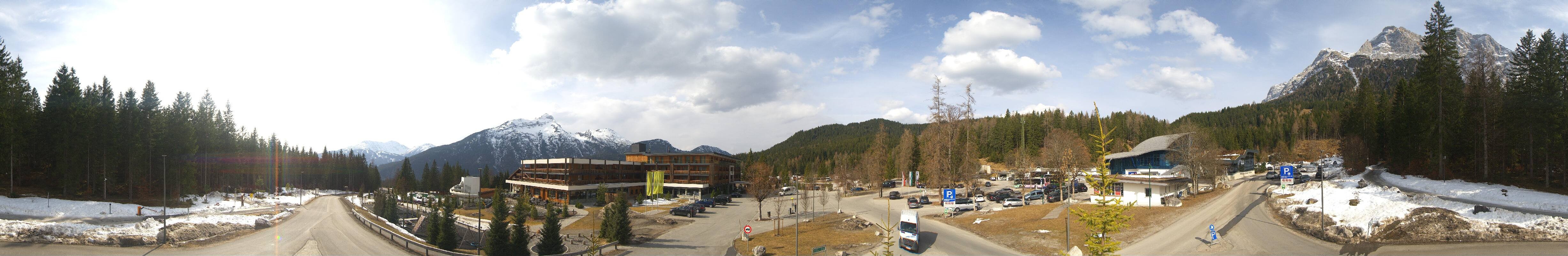 Archived image Webcam Ehrwald: Base Station Tiroler Zugspitzbahn