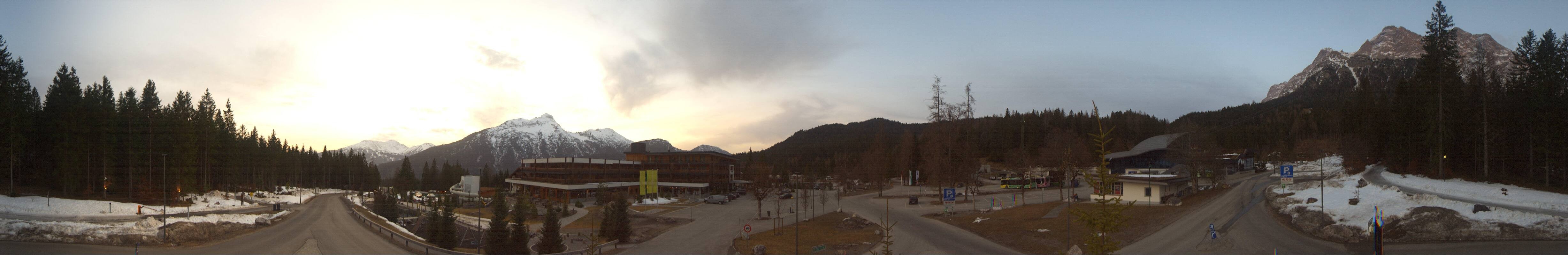 Archiv Foto Webcam Tiroler Zugspitzbahn: Talstation in Ehrwald