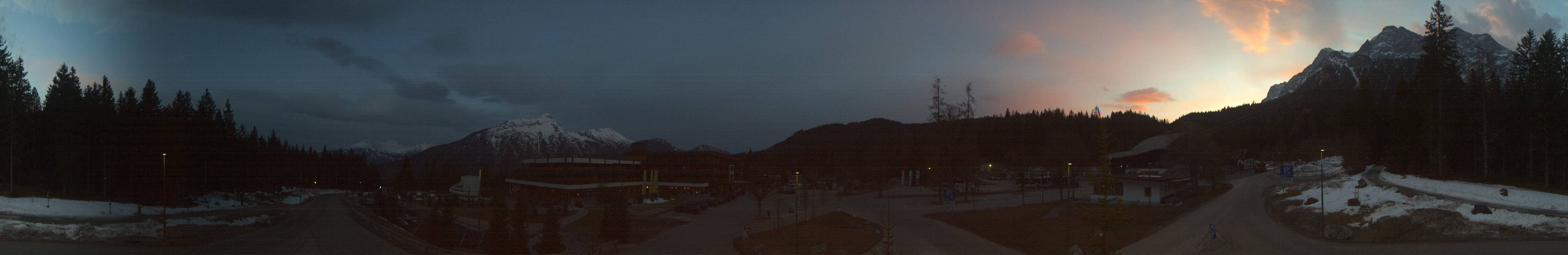 Archiv Foto Webcam Tiroler Zugspitzbahn: Talstation in Ehrwald