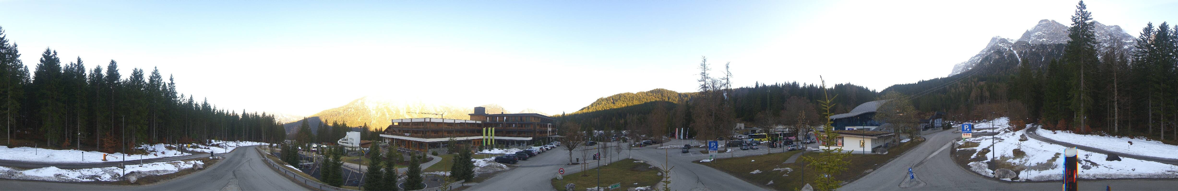 Archived image Webcam Ehrwald: Base Station Tiroler Zugspitzbahn