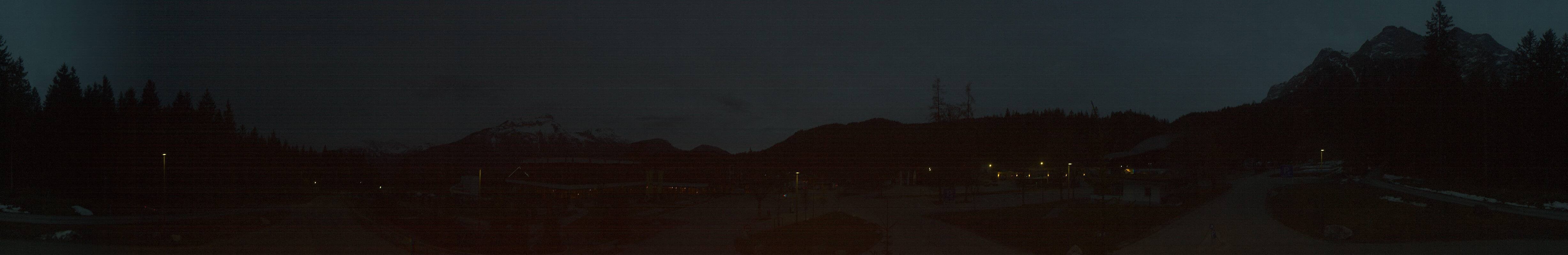 Archived image Webcam Ehrwald: Base Station Tiroler Zugspitzbahn