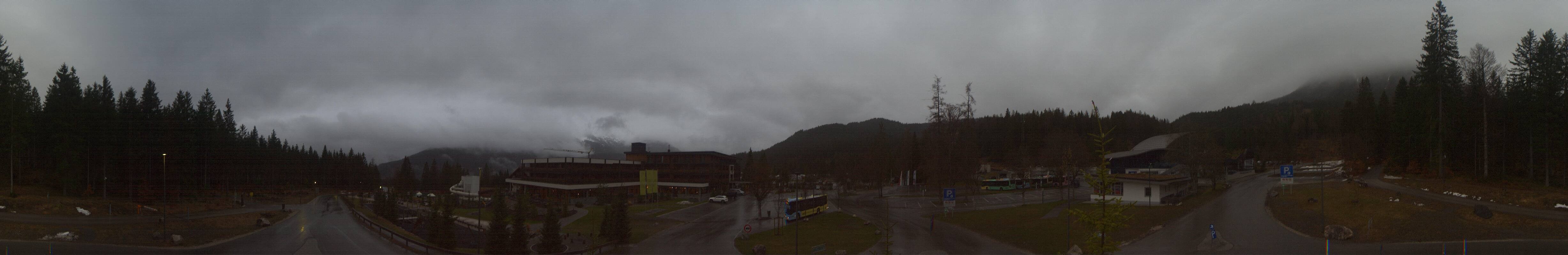 Archived image Webcam Ehrwald: Base Station Tiroler Zugspitzbahn