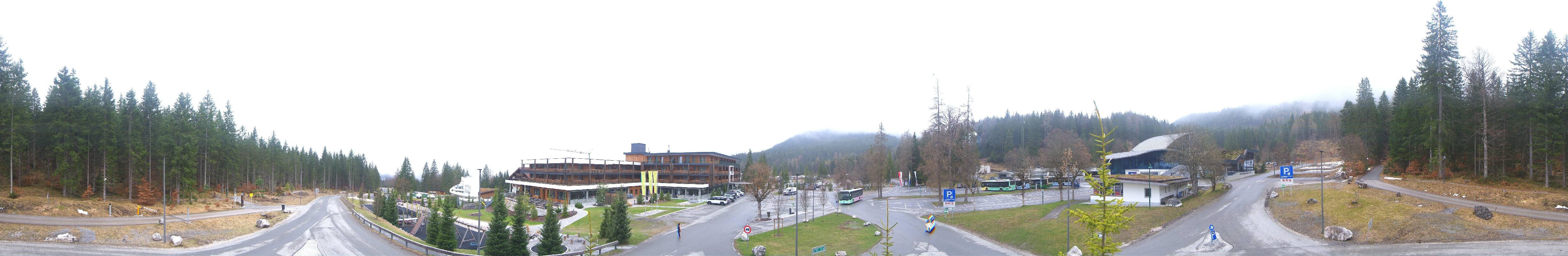 Archived image Webcam Ehrwald: Base Station Tiroler Zugspitzbahn