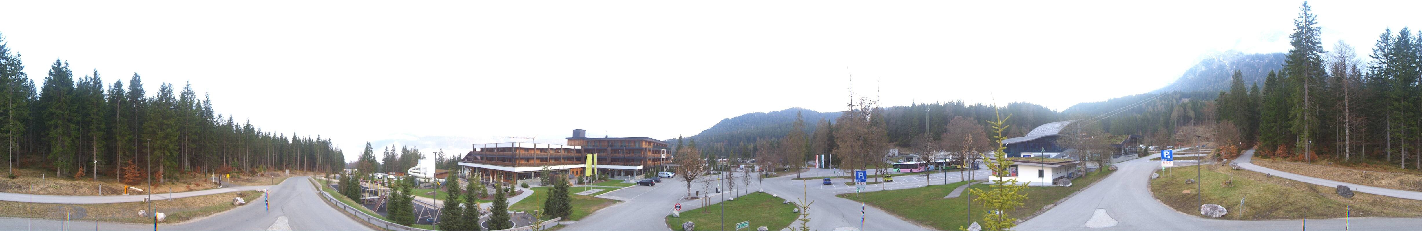 Archived image Webcam Ehrwald: Base Station Tiroler Zugspitzbahn