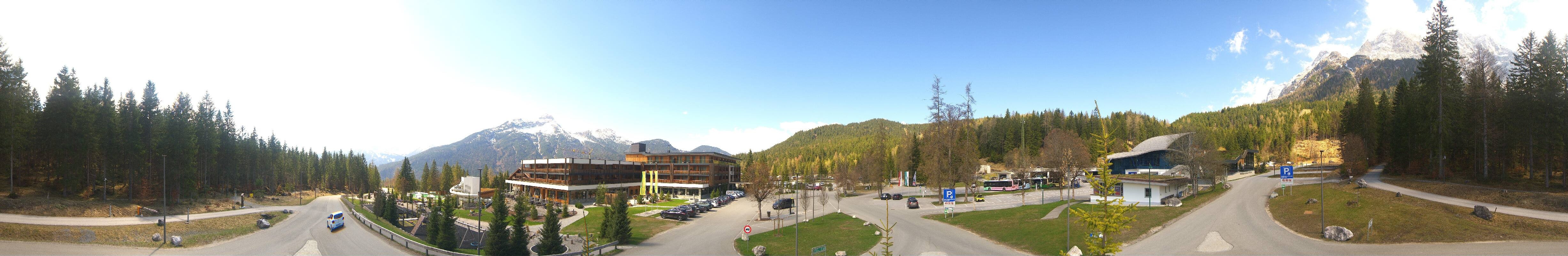 Archived image Webcam Ehrwald: Base Station Tiroler Zugspitzbahn