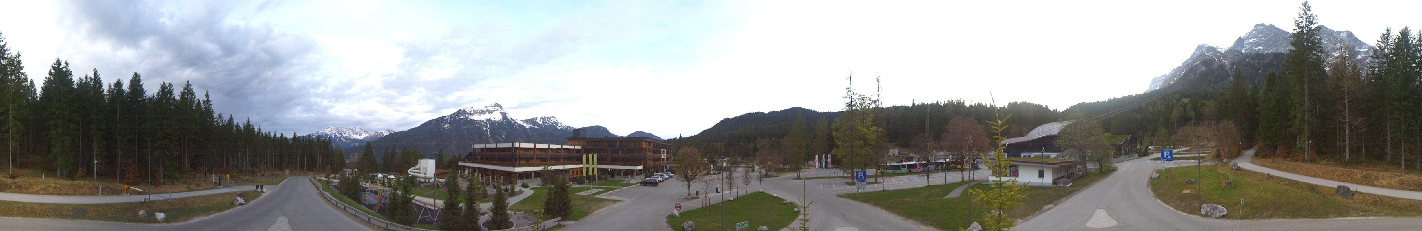 Archived image Webcam Ehrwald: Base Station Tiroler Zugspitzbahn