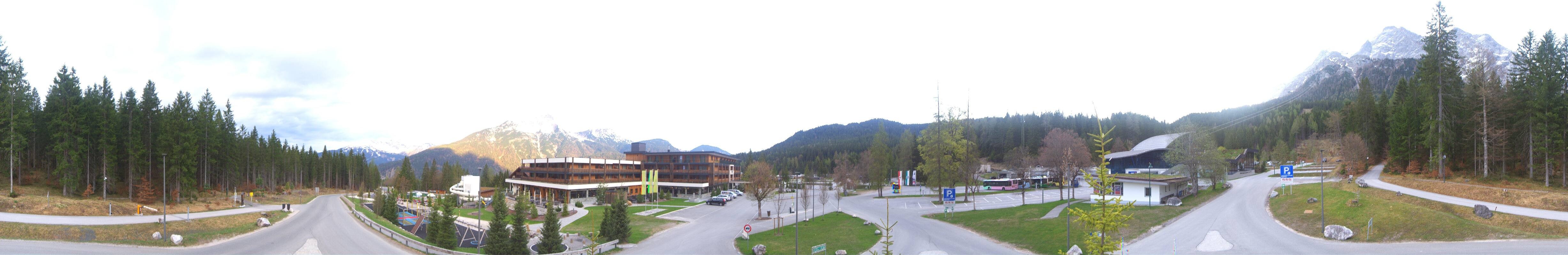 Archived image Webcam Ehrwald: Base Station Tiroler Zugspitzbahn