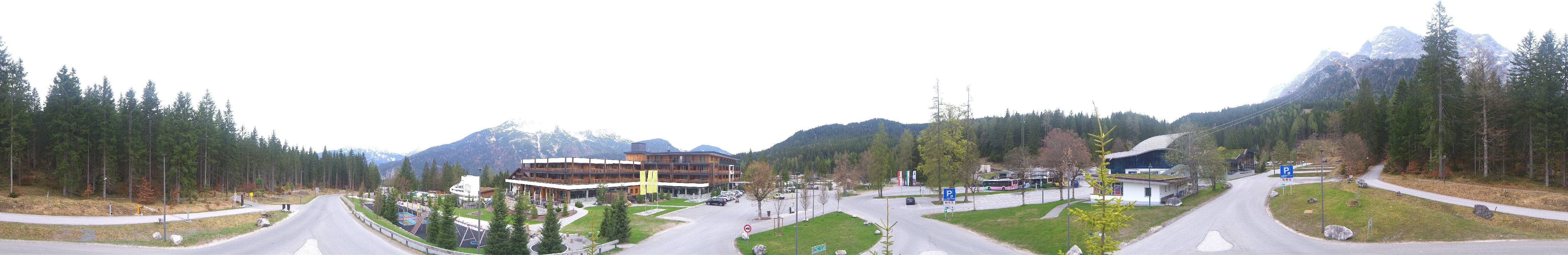 Archived image Webcam Ehrwald: Base Station Tiroler Zugspitzbahn