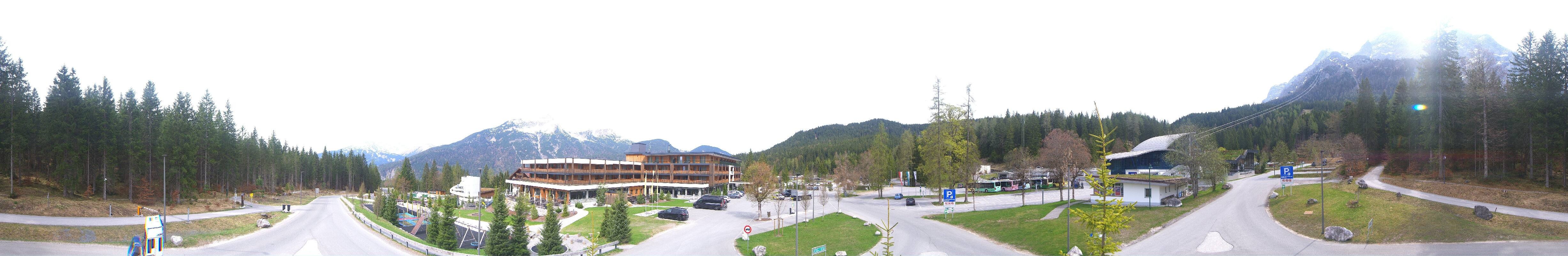 Archived image Webcam Ehrwald: Base Station Tiroler Zugspitzbahn