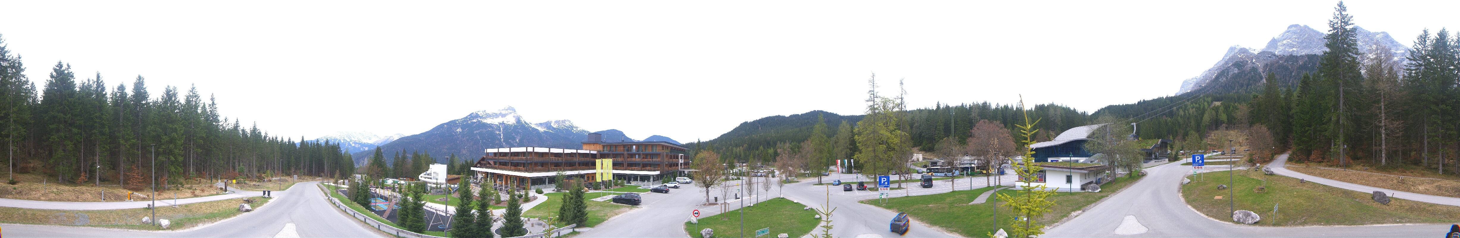 Archived image Webcam Ehrwald: Base Station Tiroler Zugspitzbahn