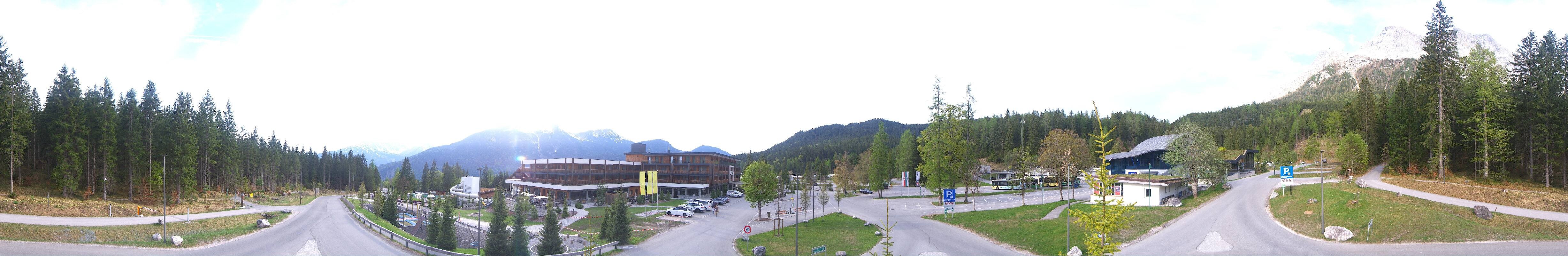 Archived image Webcam Ehrwald: Base Station Tiroler Zugspitzbahn
