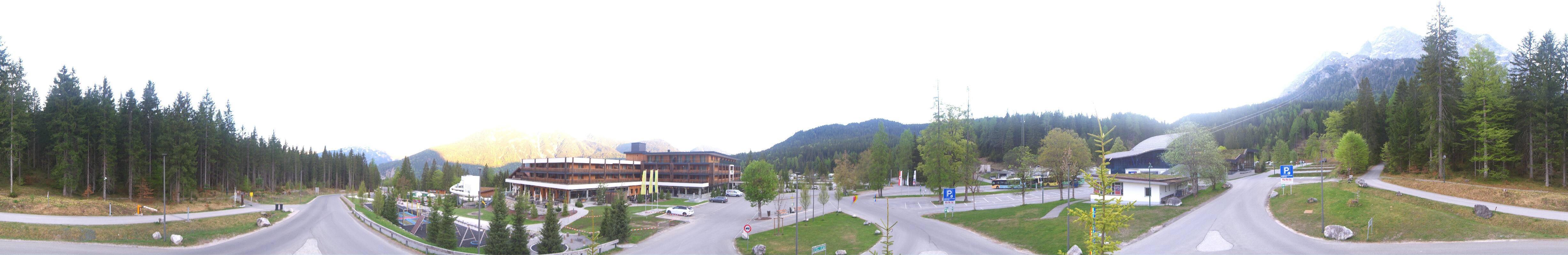Archived image Webcam Ehrwald: Base Station Tiroler Zugspitzbahn