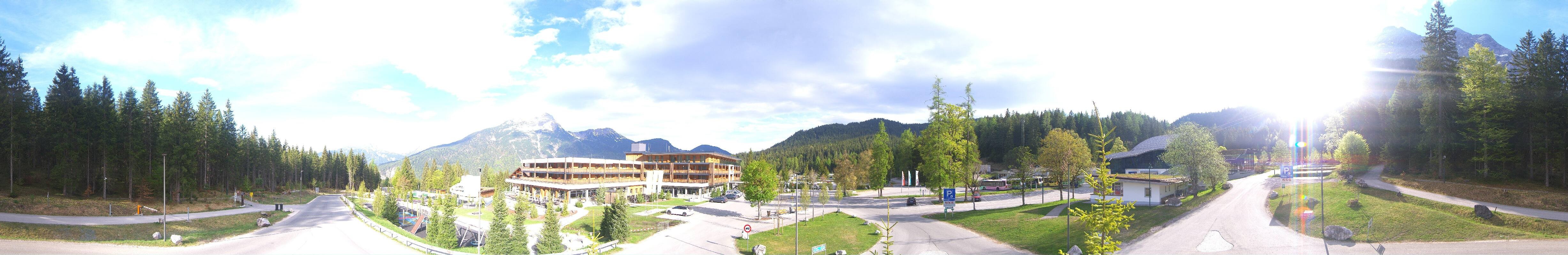 Archived image Webcam Ehrwald: Base Station Tiroler Zugspitzbahn