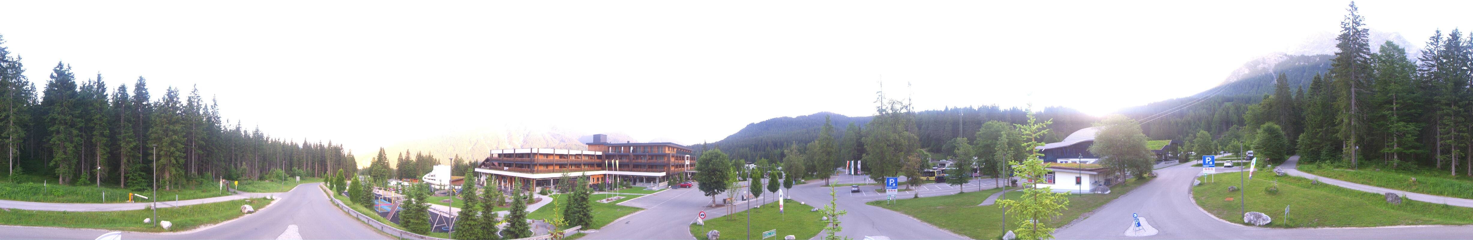 Archived image Webcam Ehrwald: Base Station Tiroler Zugspitzbahn
