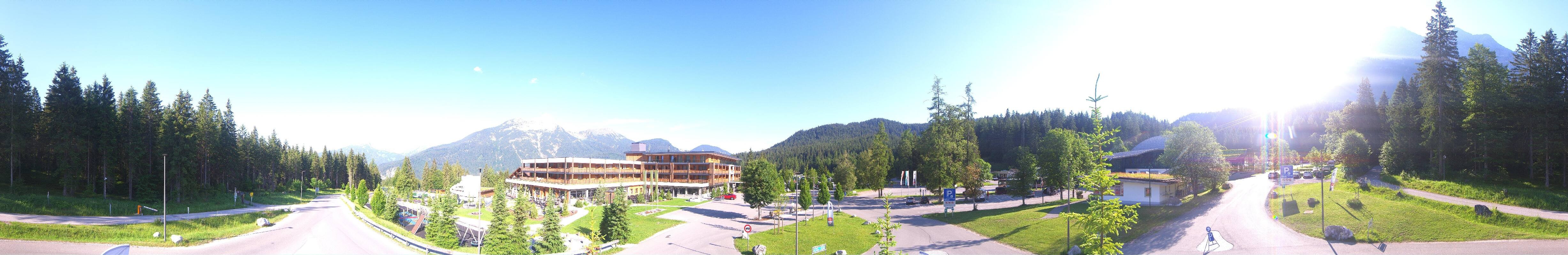 Archived image Webcam Ehrwald: Base Station Tiroler Zugspitzbahn