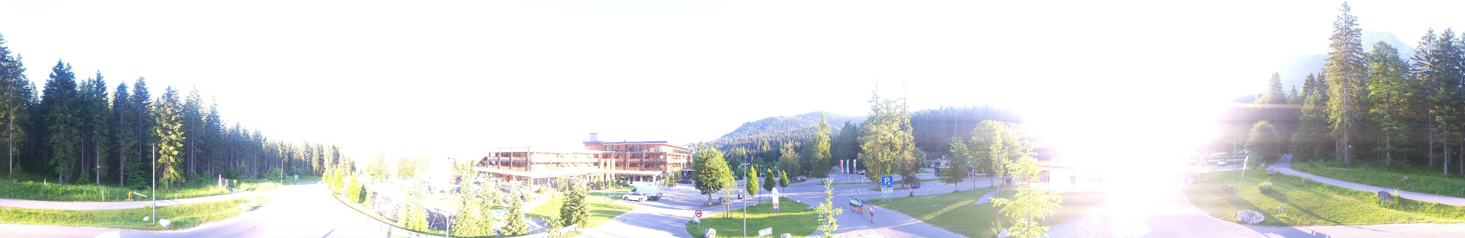 Archived image Webcam Ehrwald: Base Station Tiroler Zugspitzbahn