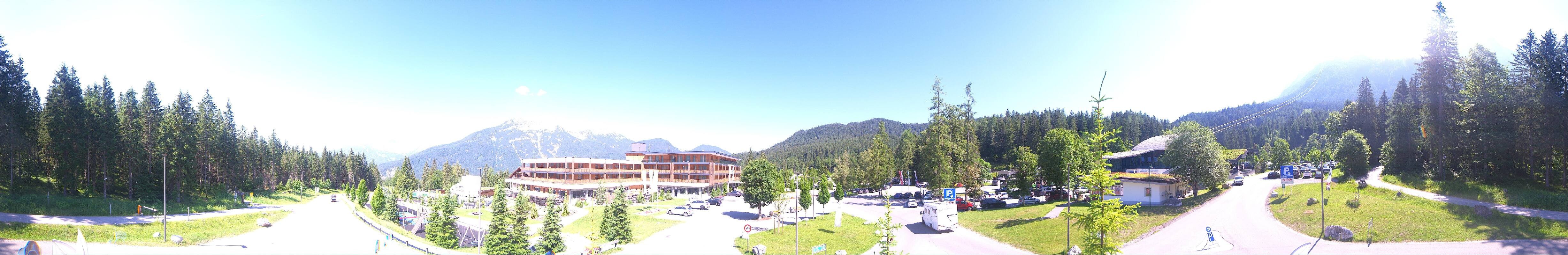 Archived image Webcam Ehrwald: Base Station Tiroler Zugspitzbahn