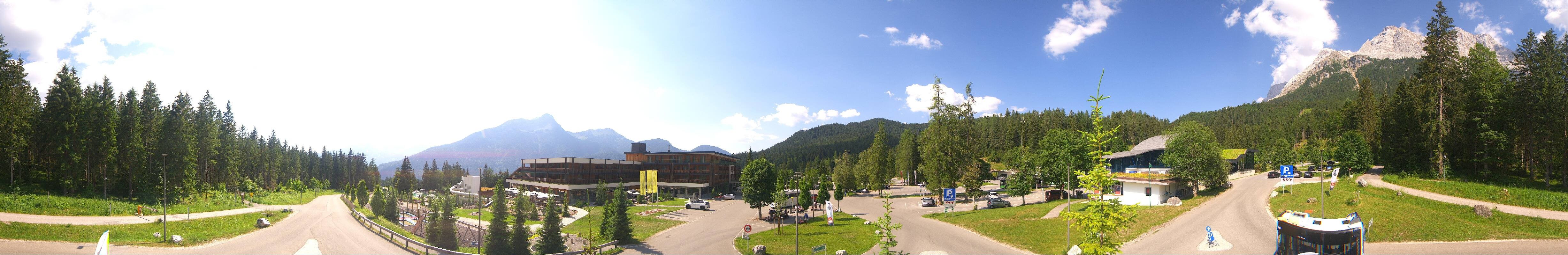 Archived image Webcam Ehrwald: Base Station Tiroler Zugspitzbahn